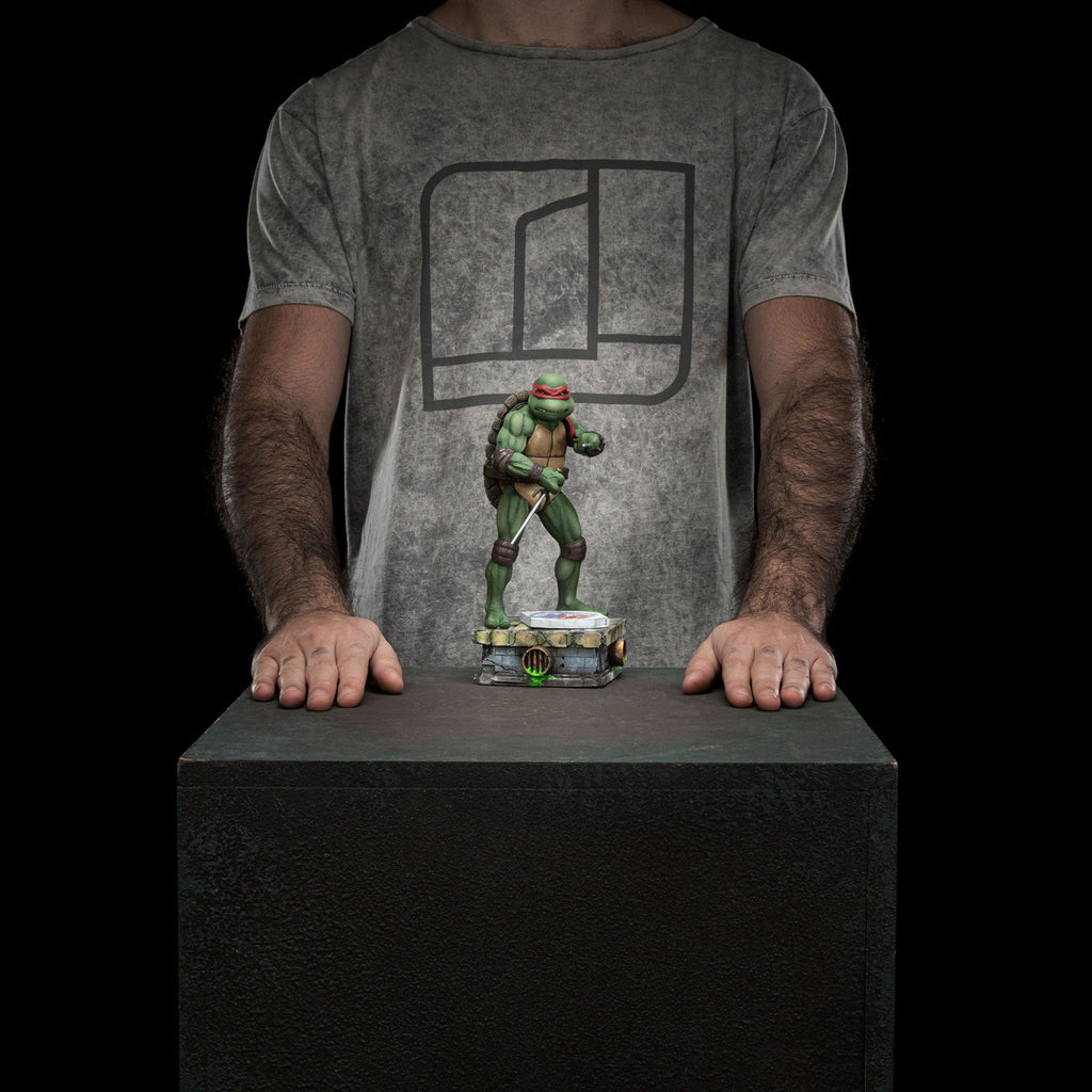Produktbild Teenage Mutant Ninja Turtles Art Scale Statue 1/10 Raphael 21 cm