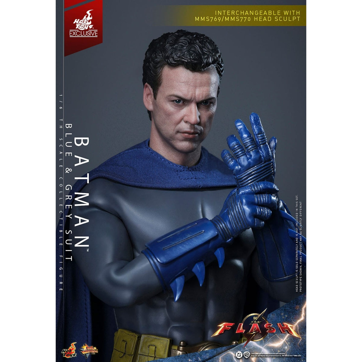 Image produit The Flash Movie Masterpiece figurine articulée 1/6 Batman (costume bleu et gris) Édition Limitée Hot Toys Exclusive 30 cm