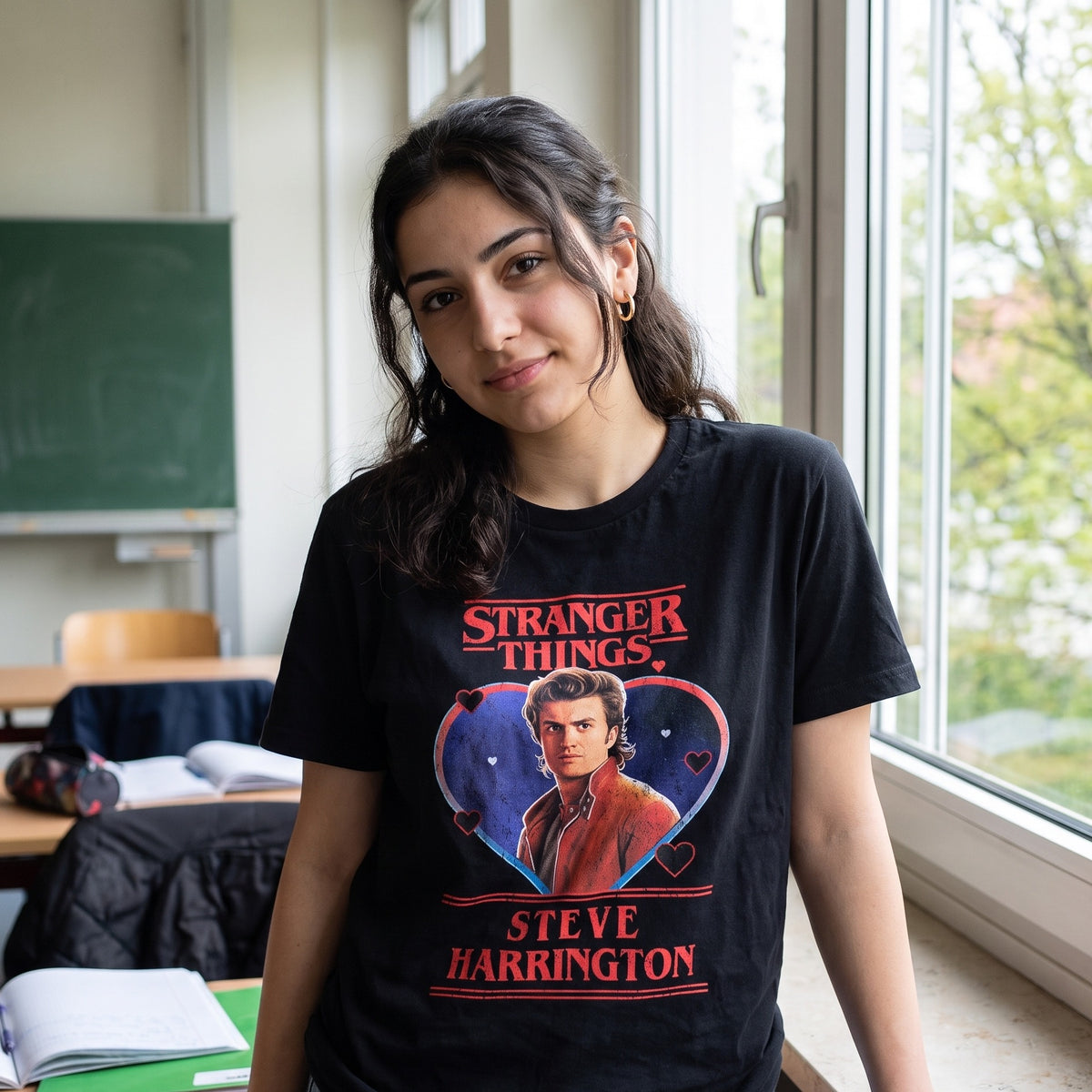 Image produit Stranger Things - T-shirt Steve Love noir
