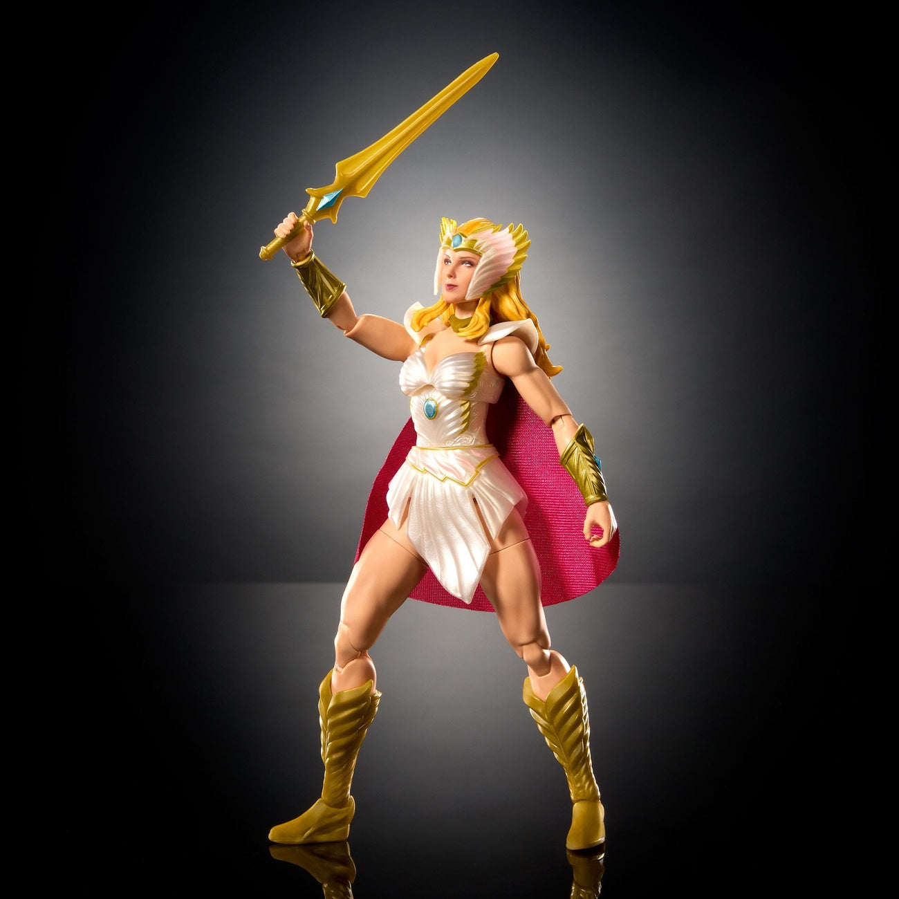 Produktbild Masters of the Universe New Eternia Actionfigur She-Ra 18 cm