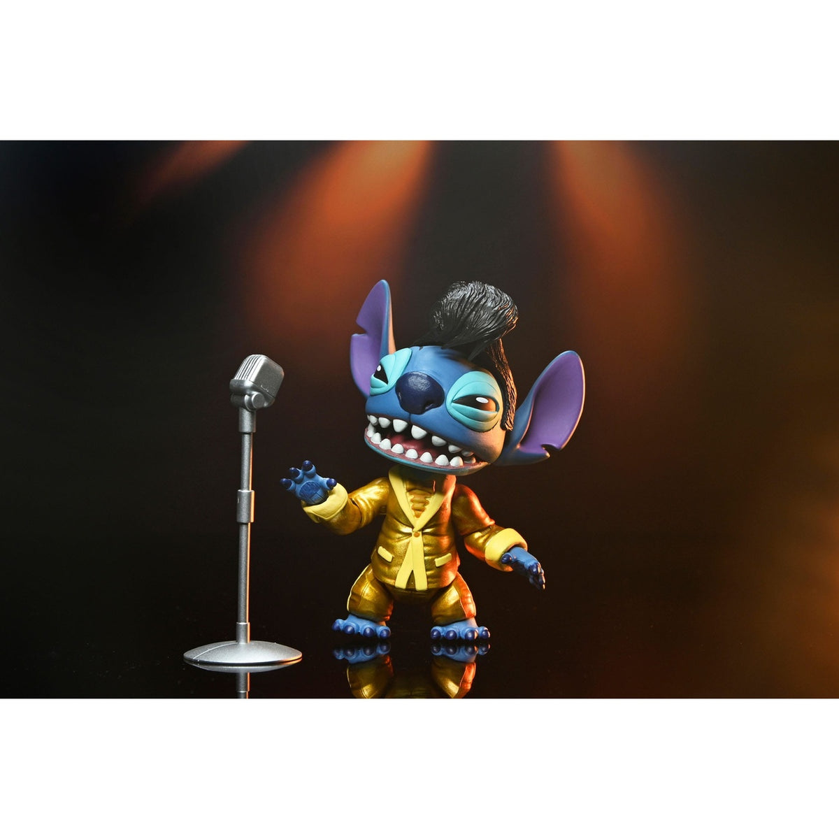 Image produit Figurine d’action Lilo & Stitch Ultimate Gold Suit Elvis Stitch 18 cm