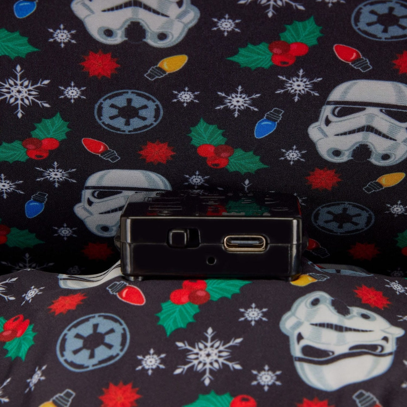 Produktbild Star Wars by Loungefly Mini Rucksack Stormtrooper Holiday