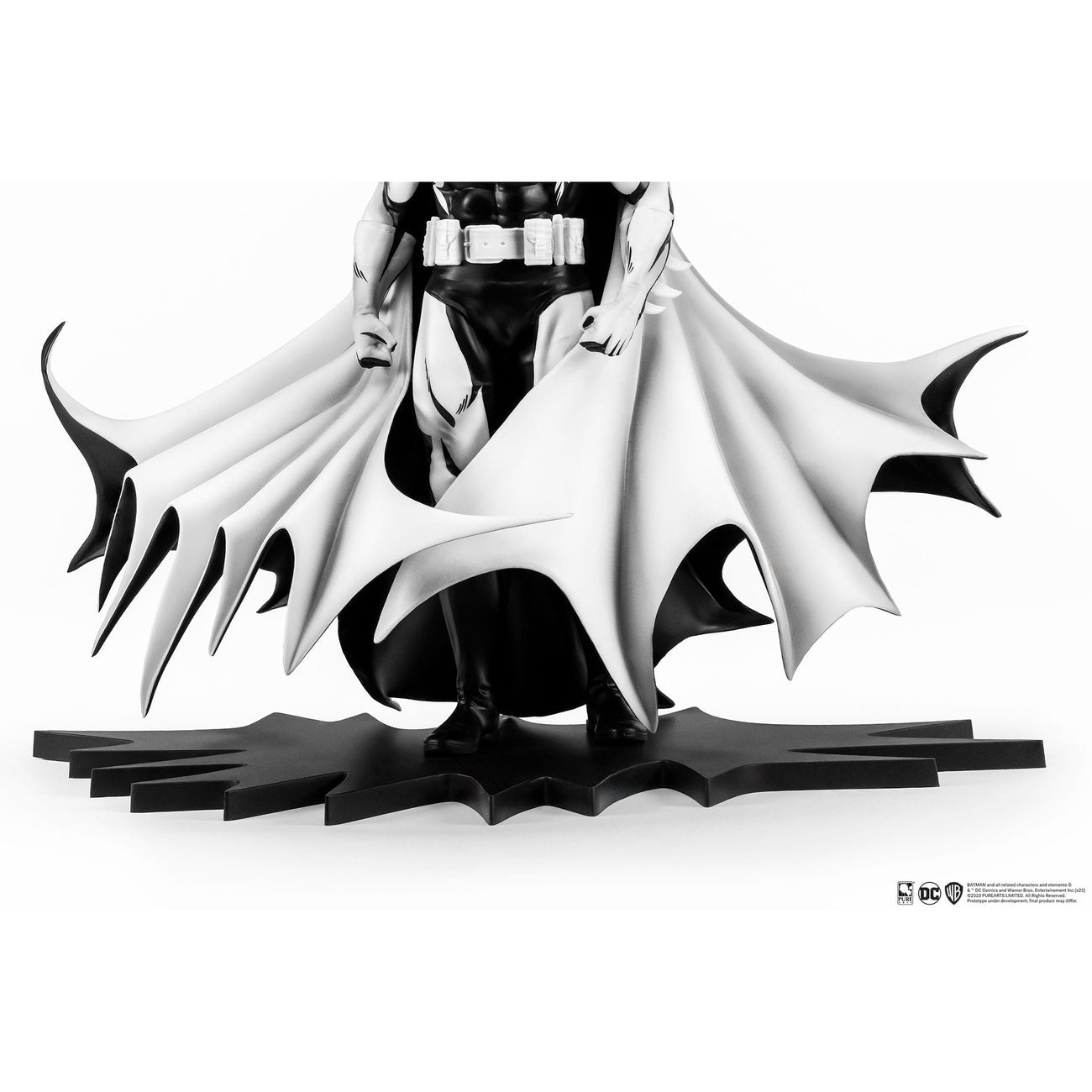 Image produit Batman PX Statue PVC 1/8 SDCC 2024 Batman Black & White Version 27 cm