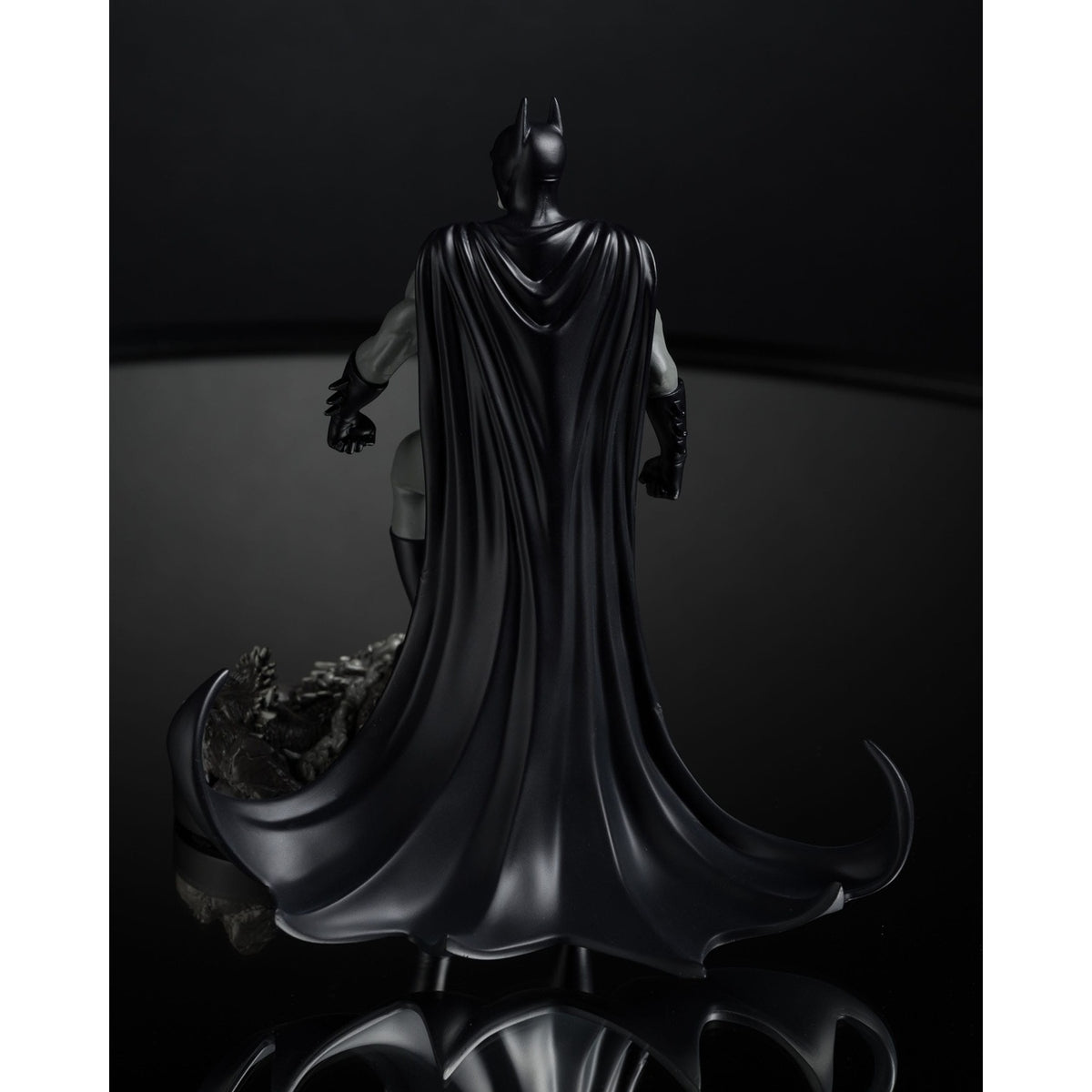 Immagine del prodotto DC Direct Statua 1/10 Batman by Bjorn Barends (Black & White) 18 cm