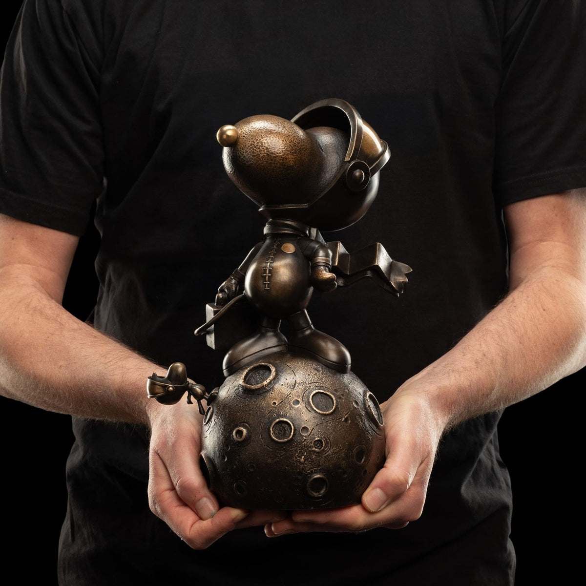 Image produit Les Peanuts Statue en bronze Snoopy : First Beagle on the Moon Édition Limitée 29 cm