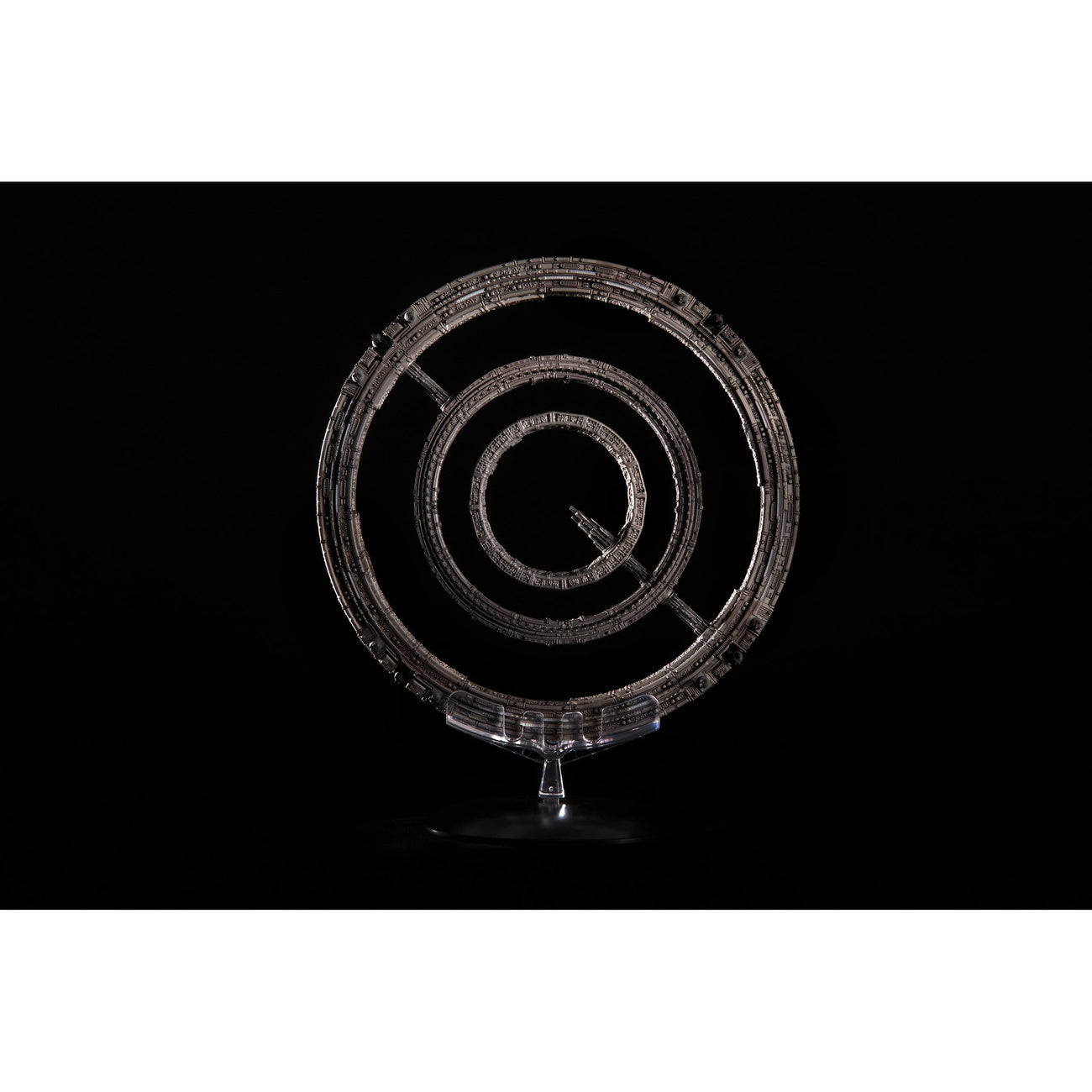 Immagine del prodotto Foundation Die-Cast Astronave The Invictus 20 cm
