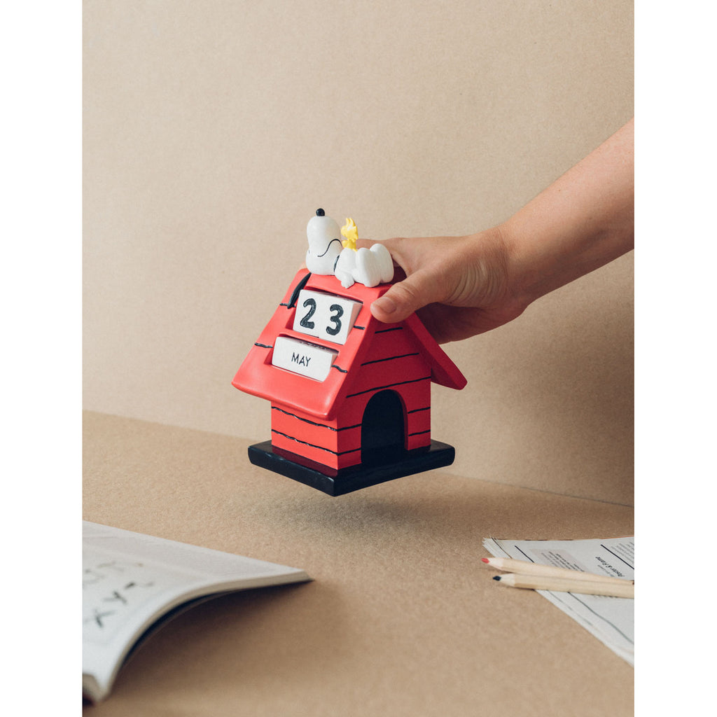 Produktbild Peanuts 3D Ewiger Kalender Snoopy Hundehütte