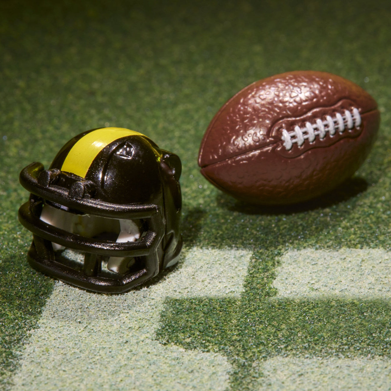 Image produit Transformers x NFL Figurine articulée Pittsburgh Steelers