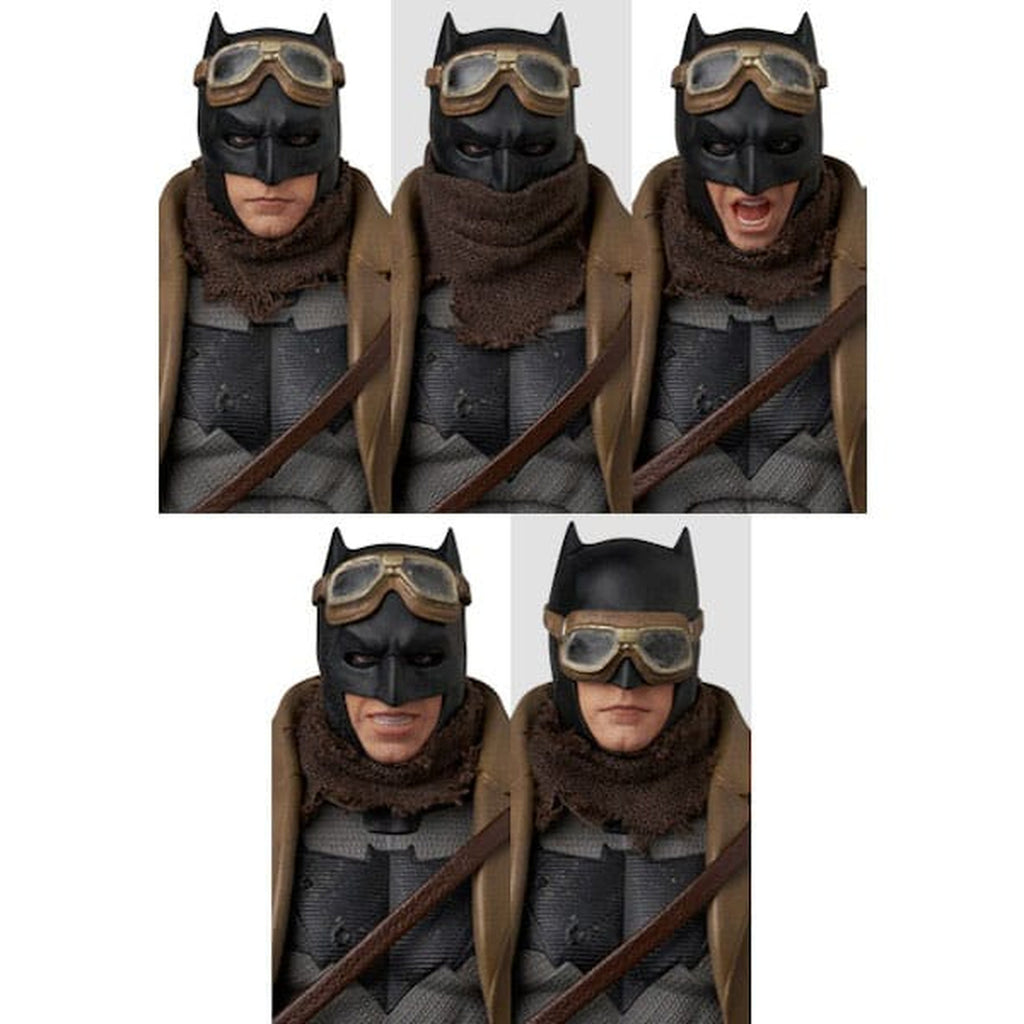 Produktbild DC Comics MAFEX Actionfigur Knightmare Batman Snyders