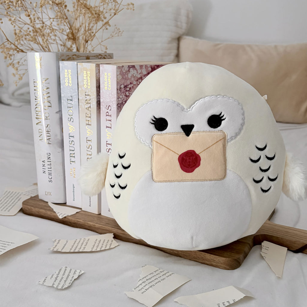 Immagine del prodotto Edvige con lettera di Hogwarts peluche Squishmallows - Harry Potter