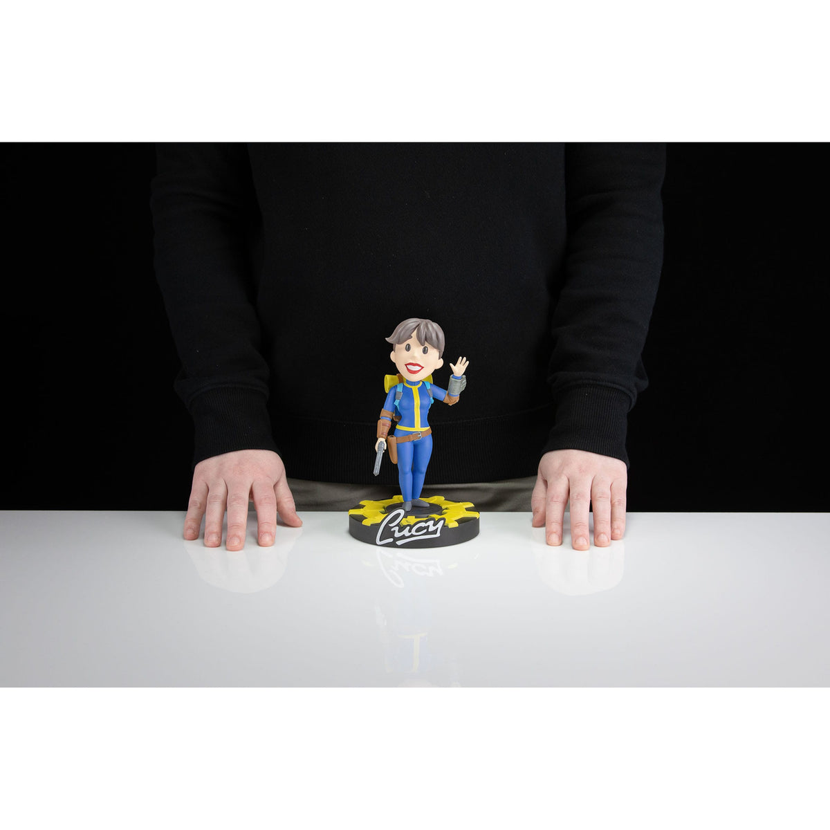 Produktbild Fallout Vinyl Figur Lucy 20 cm
