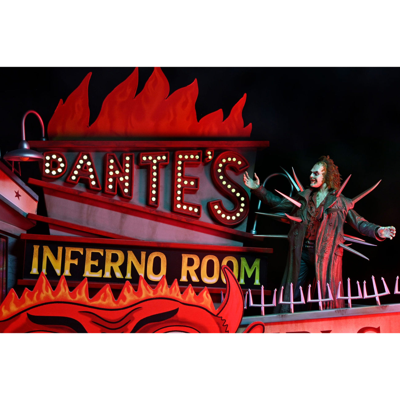Image produit Beetlejuice (1988) Diorama Trenchcoat with Spikes Inferno