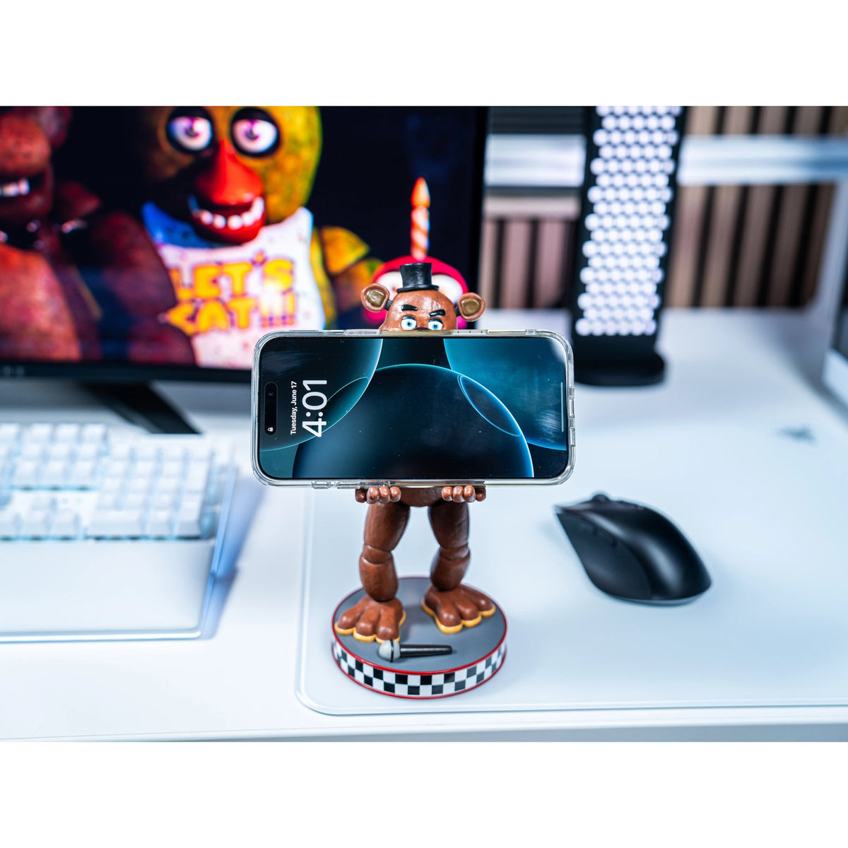 Produktbild Five Nights At Freddy's Cable Guys Lade-Halter Freddy