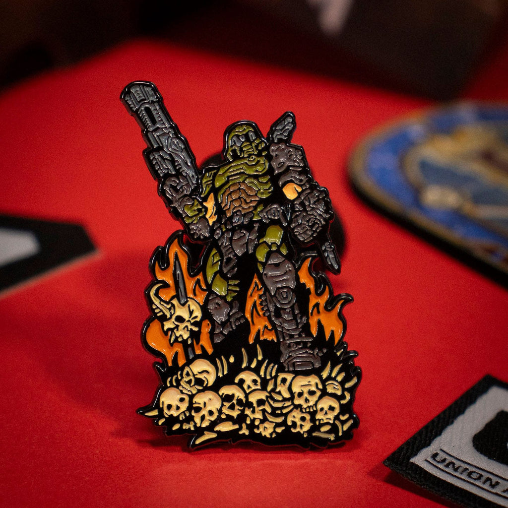 Produktbild Doom Eternal Ansteck-Pin Doom Guy Limited Edition