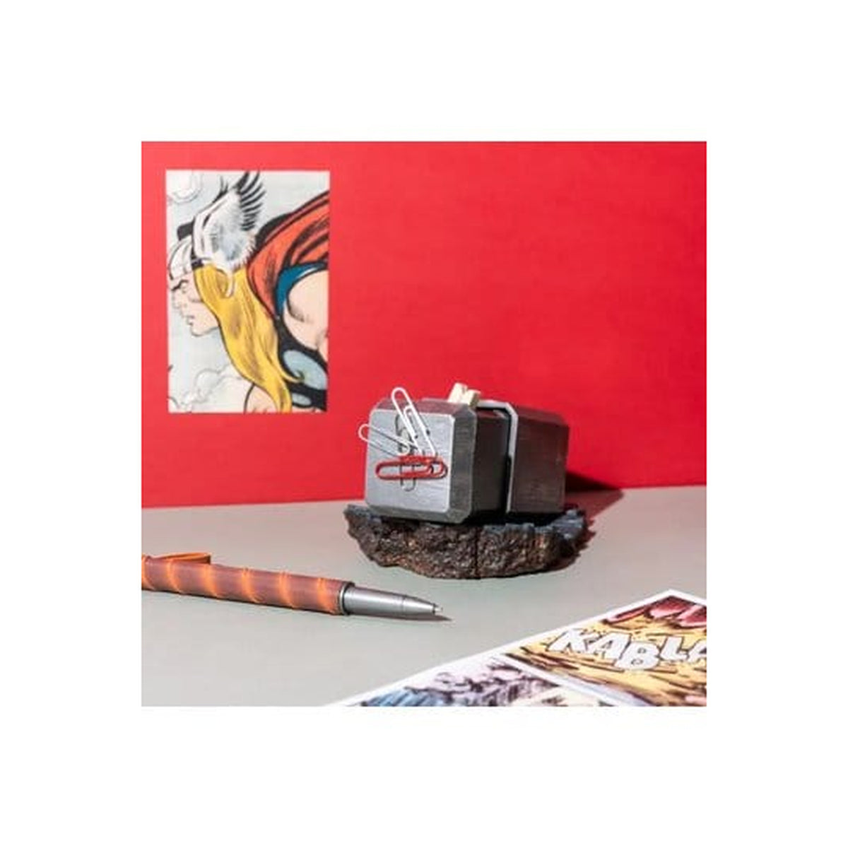 Image produit Stylo Marvel Thor avec support Marteau