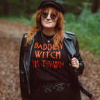 Immagine del prodotto T-shirt Baddest Witch in Town per fan di American Horror Story