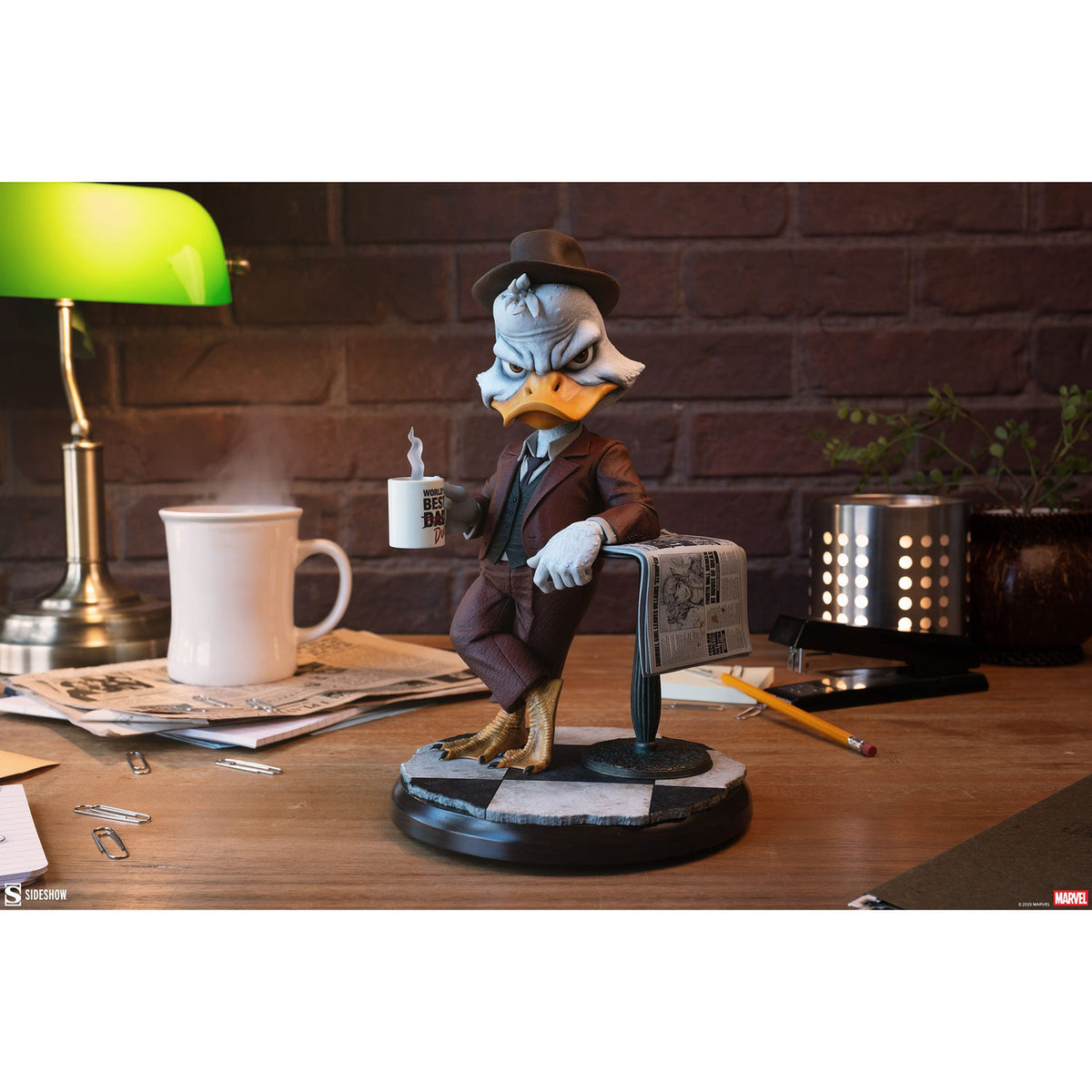 Produktbild Marvel Premium Format Statue Howard the Duck 28 cm